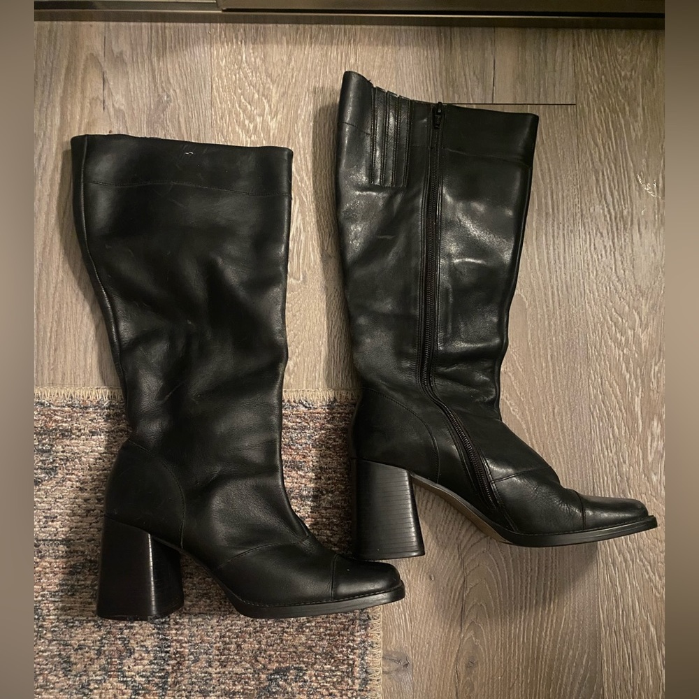 Vintage knee high heeled black boot